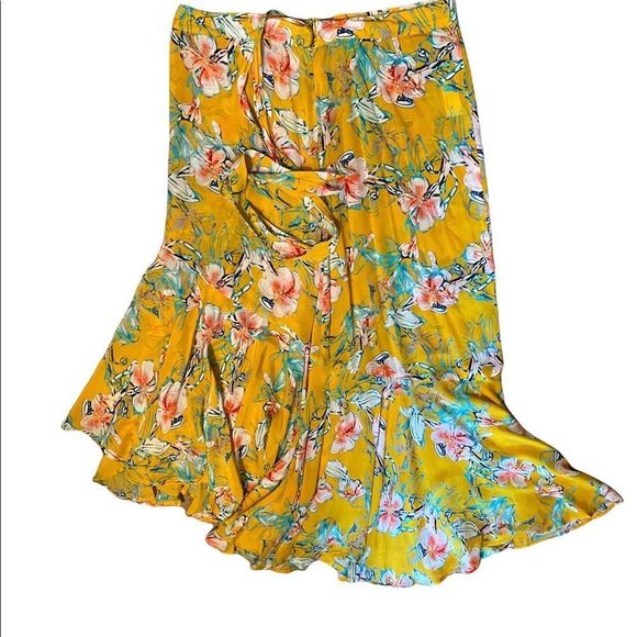 Gorgeous floral Tolani skirt - Picture 2 of 5